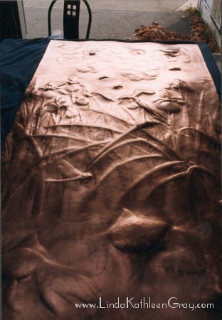 iris_atwork_24_full_03_312x450.jpg (32K)